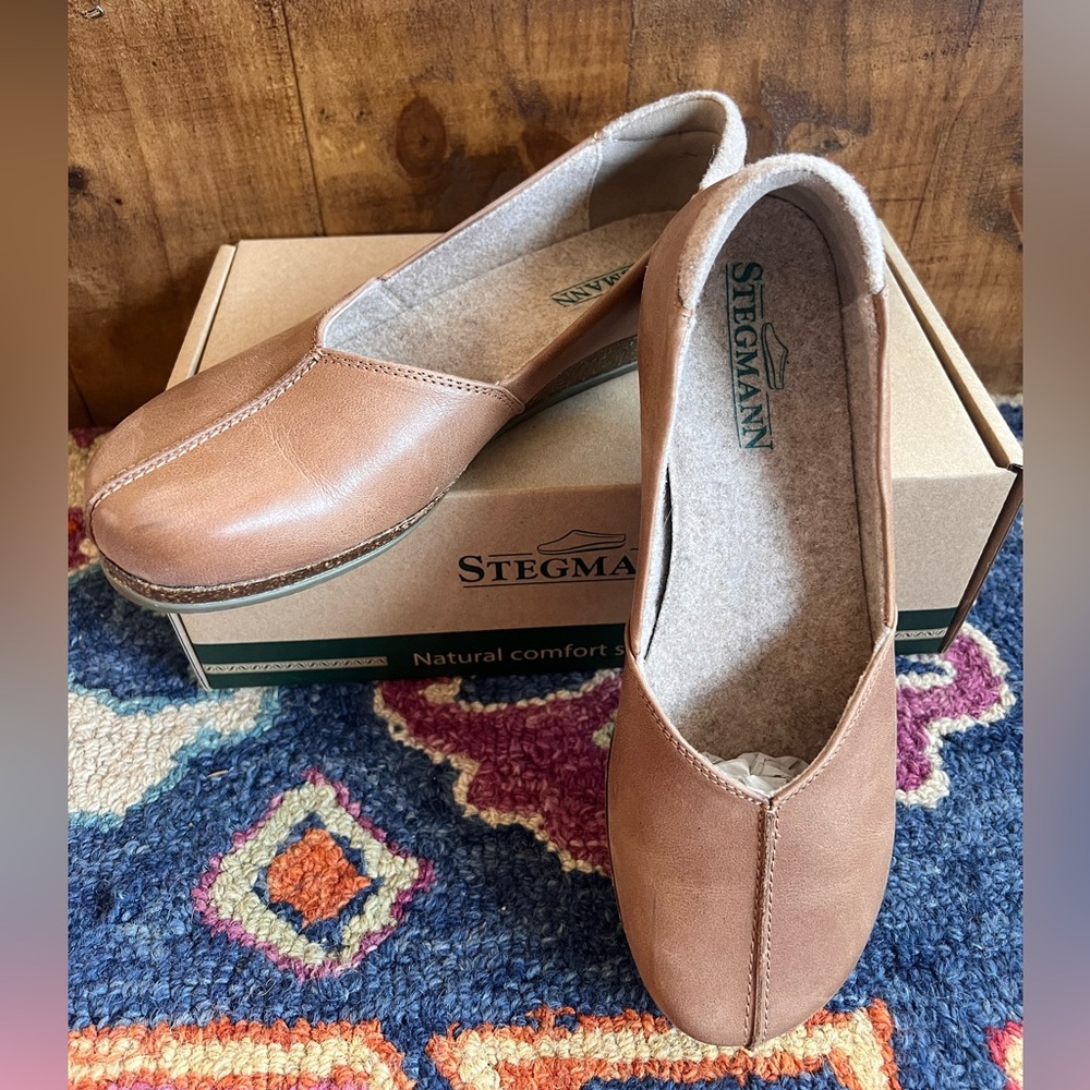 Stegmann 'Liesl' Skimmer Tan Leather- Size 10 Worn once, like new. Beautiful!